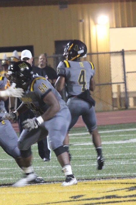 SR SZN Stats🚨
3,109 passing yards
32 passing Touchdowns 
313 rushing yards
9 rushing touchdowns 
🏆#Underrated