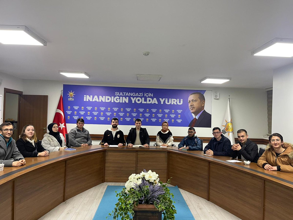 Cebeci mahallesi Yusuf ARSLAN başkanlığında; sorumlu yönetim kurulu üyesi Ahmed Muhammed BEYHAN'ın katılımları ile haftalık olağan toplantısını gerçekleştirdi. 

#2023YolundaBiriz