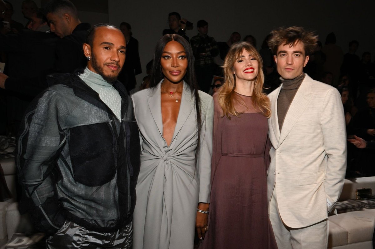 RT @SirLewisUpdates: Lewis Hamilton, Naomi Campbell, Suki Waterhouse & Robert Pattinson https://t.co/zm5px0YZyx