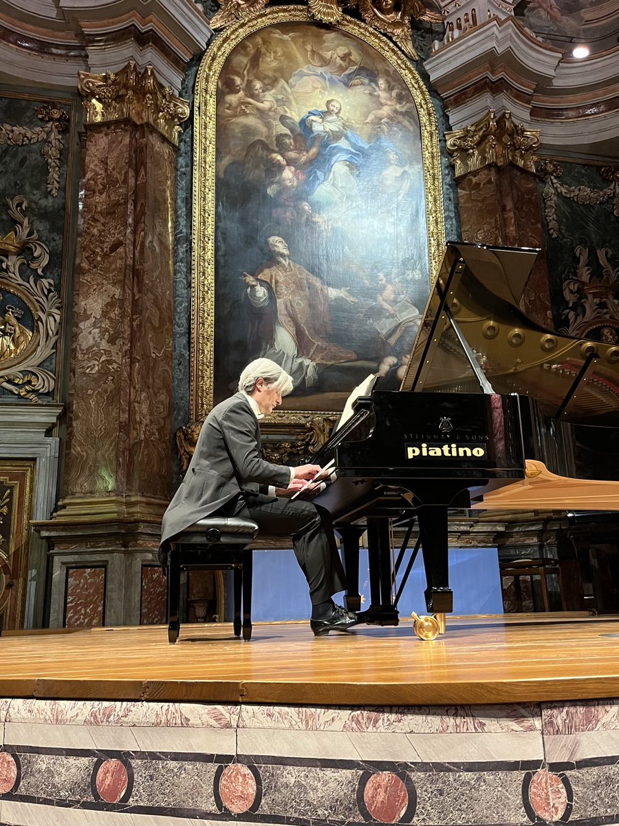 attesti's tweet photo. Goldberg Variations by Bach in Turin. #piano #ClassicalMusic #bach #goldberg https://t.co/HNTQiMiZbM