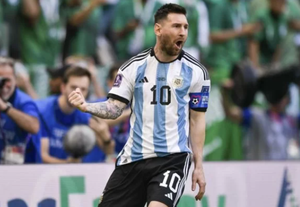 ezzetaborda's tweet photo. ATENCIÓN SE BUSCA
  
Nombre: Lionel Messi
  
Edad: 35

Se lo vió por última vez teniendo relaciones sexuales con 11 canguros https://t.co/myddOZ7VIQ