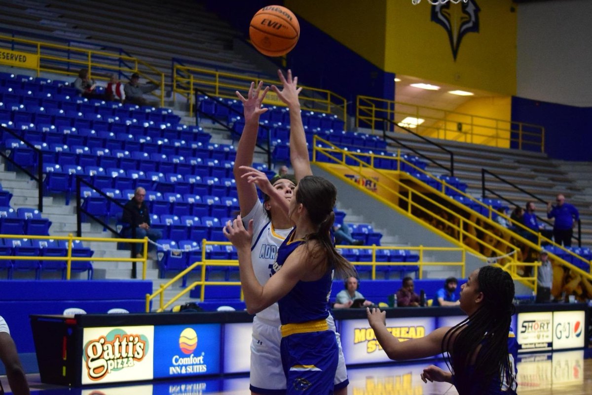 🏀🇨🇱 La chilena Isabel González sumó 11pts, 1reb y 2ast en 21 minutos en la caída por 65-75 de <a href="/MSUEaglesWBB/">Morehead State WBB</a> ante Evans en la <a href="/NJCAABasketball/">NJCAA Basketball</a>
El equipo de la nacional quedó con registro de 3G-5P <a href="/ChileFeba/">Federación Básquetbol de Chile</a> <a href="/FemFeba/">Selecciones Nacionales Femeninas FebaChile</a>
