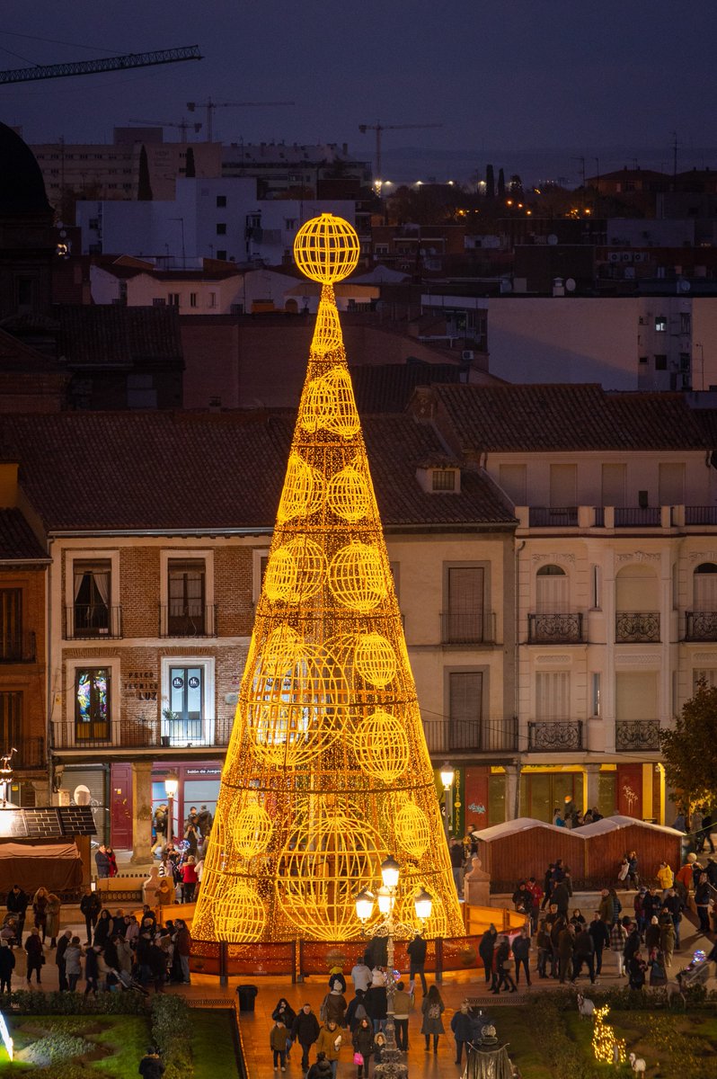 Siempre es un buen momento para visitar #AlcaládeHenares.
Ahora más todavía. 🎆😍😍😍