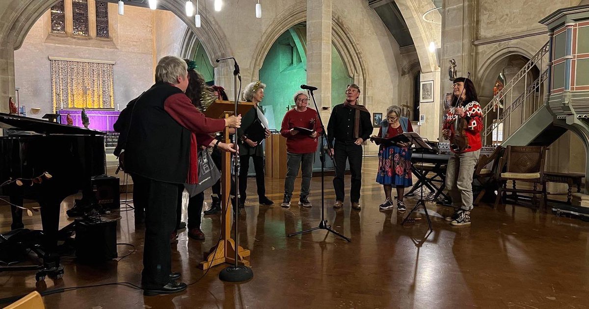 BaconBoy1989's tweet photo. This evening, I attended another beautiful #CarolConcert in aid of the #SeaviewProject. https://t.co/15x0oxrBli