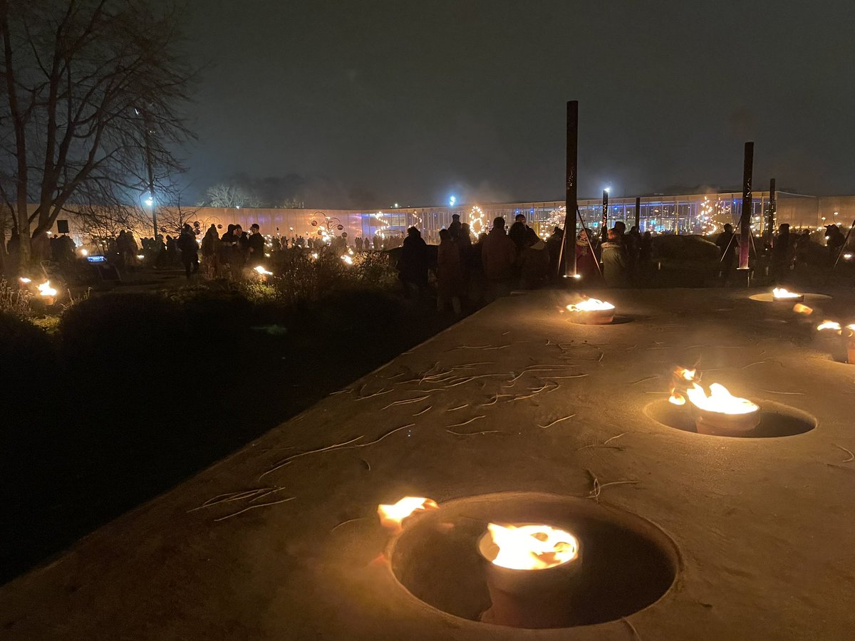 BenoitBROCQ's tweet photo. Ce soir, le @MuseeLouvreLens s’embrase pour fêter ses 10 ans ! #SainteBarbe https://t.co/tKnI3doyS7