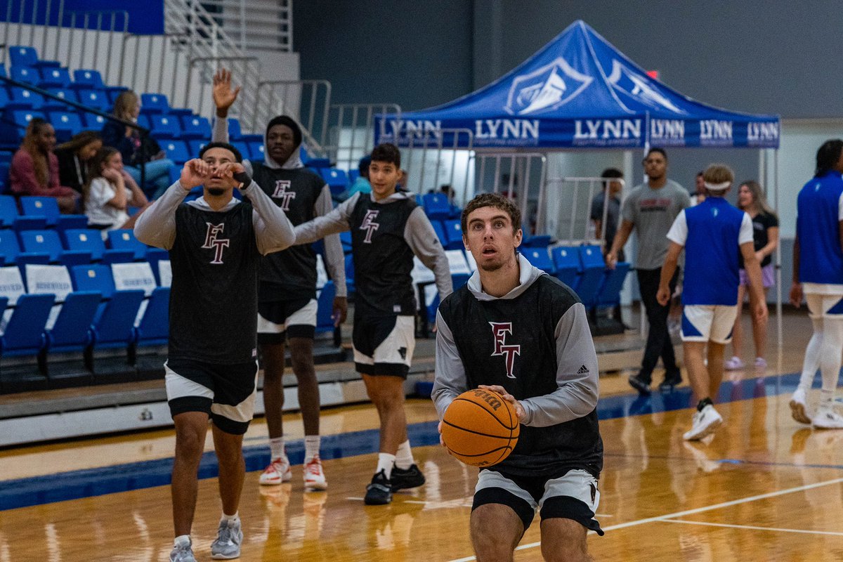 Pregame warmup ✅ Tip-off in 15 minutes! 

📺 bit.ly/3ufMTz9
💻 bit.ly/3OV95Il

#GoPanthers 🐾
