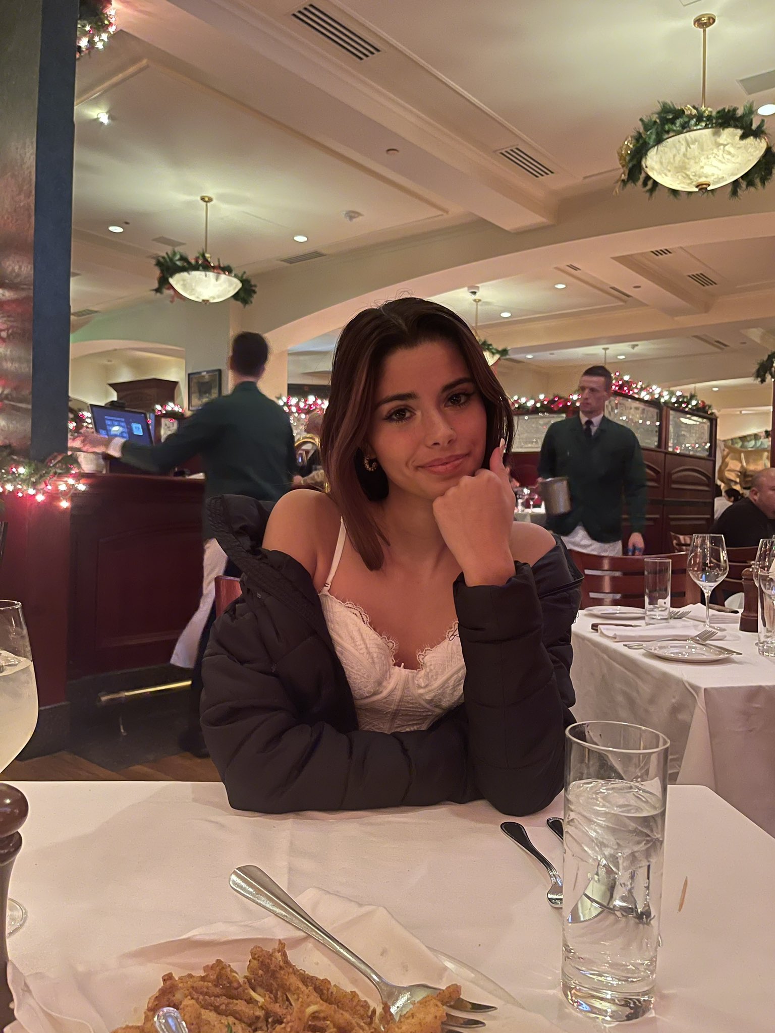 TW Pornstars - Darla Claire. Twitter. dinners on me tn. 8:54 PM - 3 Dec