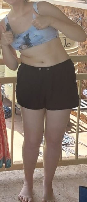 Ellecountscals's tweet photo. Just got this photo back and omfs i look so fat. And the other girls are standing there with their fucking abs. AND MY CRUSH WAS THERE.

Pls bully me❤️ https://t.co/l9FRGxRSlT