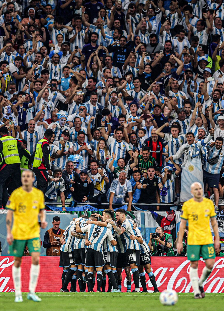 AtaqueFutbolero's tweet photo. ARGENTINA ESTÁ EN CUARTOS DE FINAL.

JUNTOS. SIEMPRE JUNTOS. 🇦🇷❤️ https://t.co/gVb6jZxsAC