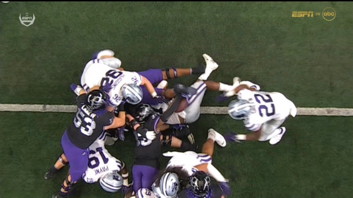 CBSSports's tweet photo. Should this have been a TD? https://t.co/LGW8pLpafJ