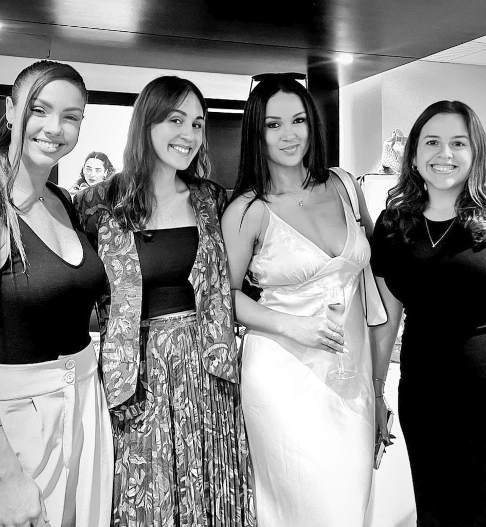 benzagalover's tweet photo. Sábado de eventos 😍🤎🥂 https://t.co/GyHOHYooKb
