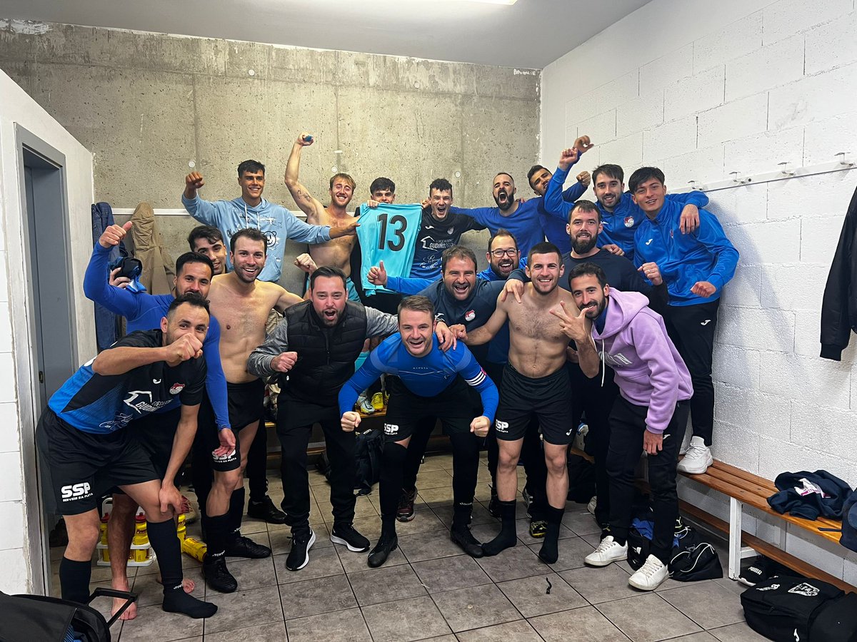JoanCaldes21's tweet photo. Partido contra un rival directo dónde fuimos superiores en todo momento. Primeros +3 fuera de casa muy merecidos porqué este equipo nunca bajo los brazos. A seguir trabajando para sumar más puntos. https://t.co/ptOSFNk7m8