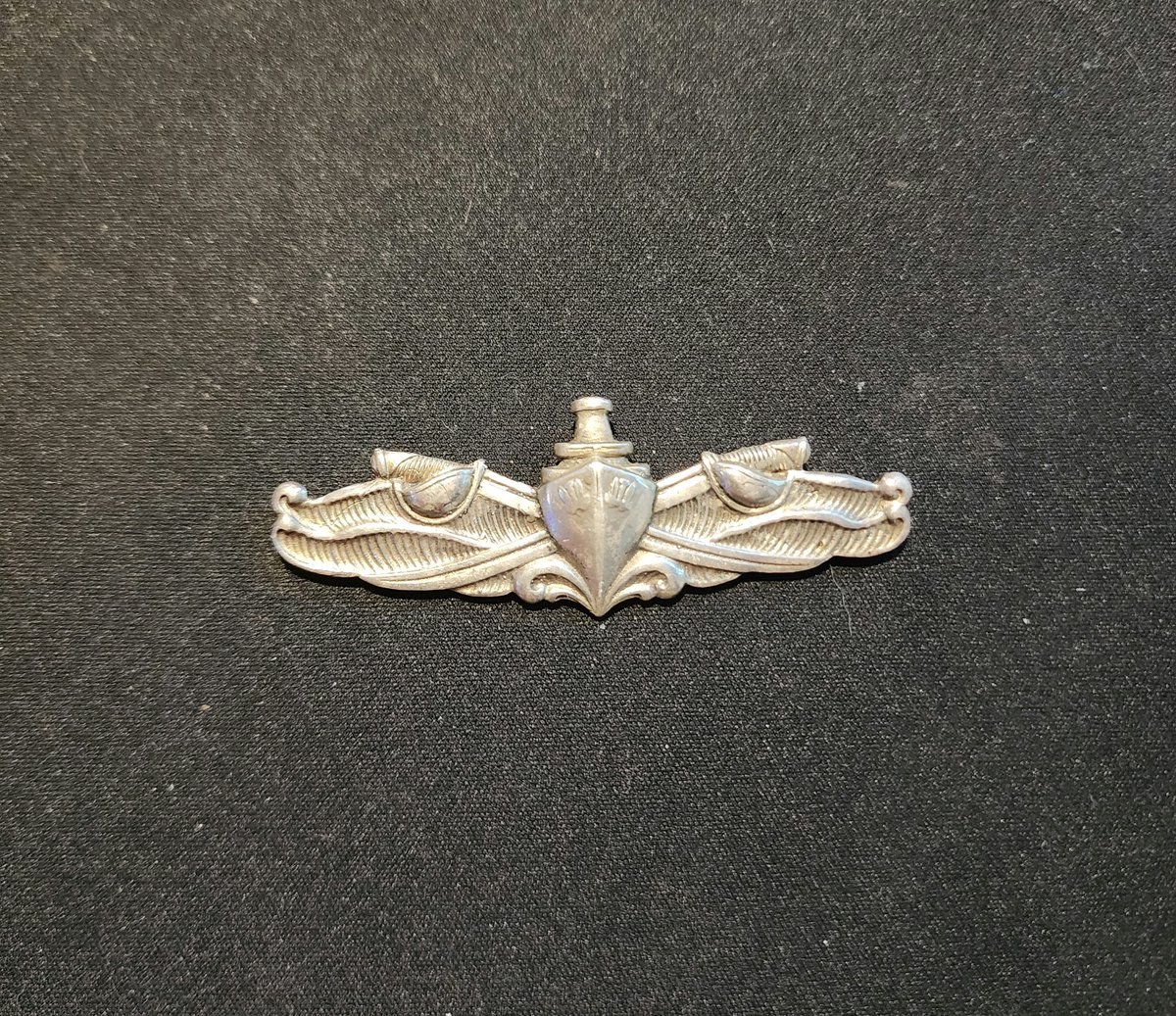 sprucanfan's tweet photo. I got busted. CO said if you want reinstatement, get ESWS. I did. #handsalute to you Commander Jeffrey Kendall Sapp. TY
My original ESWS - Enlisted Surface Warfare Specialist. Given to me by an FCC(SW) who helped me study. Still have it. #ESWS USS INGERSOLL DD 990 #USNavy https://t.co/FDmARvVegL