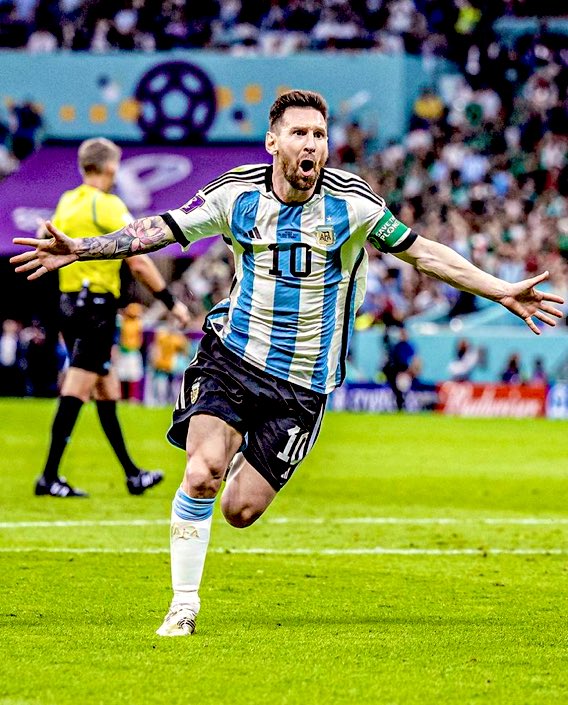 Messi.

Messi é futebol. Messi é Golos. Messi é assistências. Messi é a razão de eu amar futebol. Messi é alegria. Messi é fantasia, é drible, é inteligência. Messi é um Génio. 

Somos gratos por ter visto Messi Jogar futebol, Um dos melhores da história.

1️⃣0️⃣   🪄