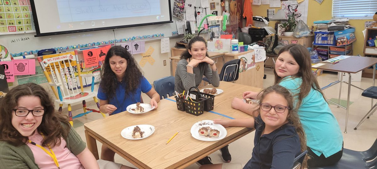 brcms128's tweet photo. Layers of the Earth.. Edible Earth Experiment  @brcms128  @PrincipalLee3  @Santolin_BRCMS  @jpribell1  @CobraAP_Greene  @petillo_cynthia  @BocaRatonMiddle  @MsKarl_BRCMS https://t.co/tLusnXk9QS