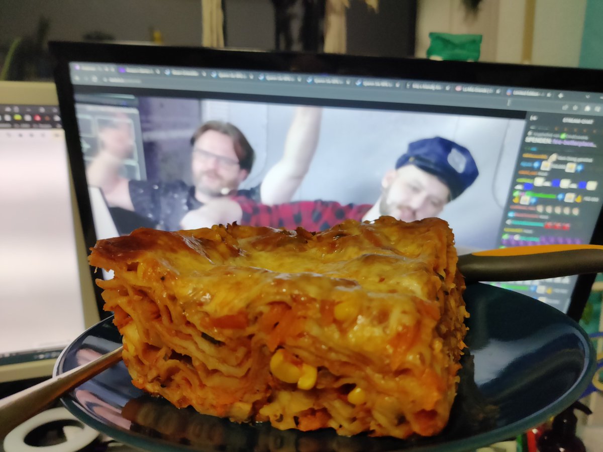 PeachPie24's tweet photo. Pünktlich zu 750.000€ ist meine wundervolle Lasagne fertig, und @Gronkh und @fisHC0p feiern mit mir 😍 #FriendlyFire8 https://t.co/qSEwIs4QUE