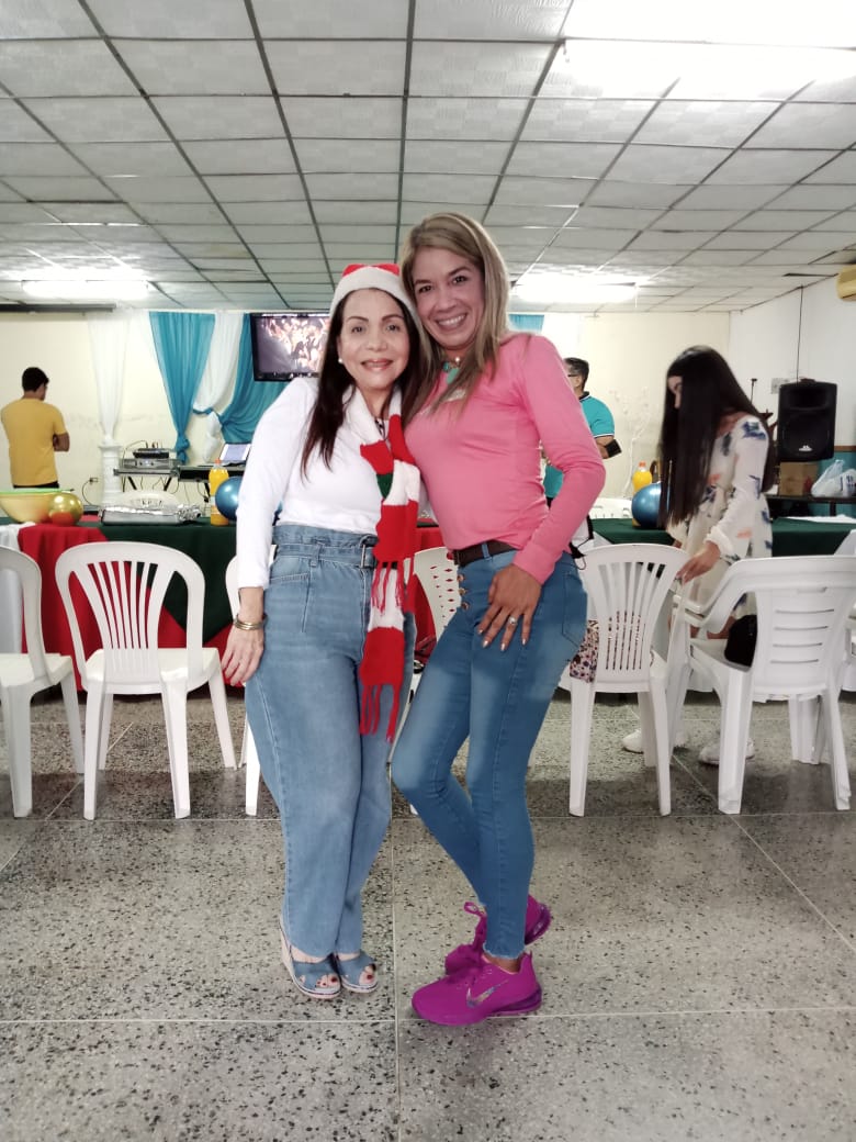 AlejandCall1680's tweet image. #03Nov22 La navidad es la época más bonita donde celebramos en familia mi casa grande Acción Democrática aquí con mis autoridades Sandra Alfaro nuestras Secretaria General y nuestro Líder Piero Maroun lo importante es celebrar con lo q Dios nos da.🇻🇪