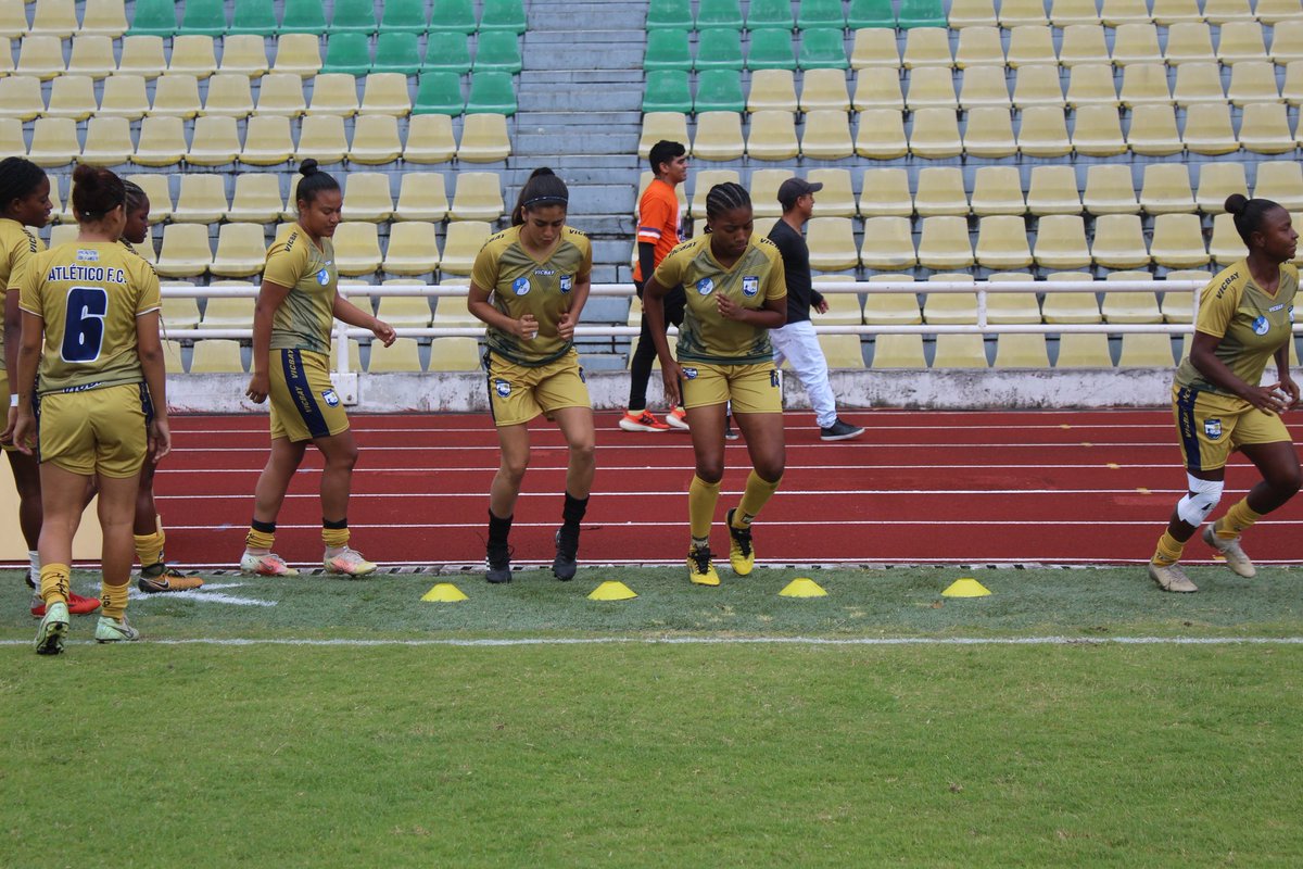 AtleticoFCF's tweet photo. #AtléticoFCGeneracionesPalmiranas☀️
👍🏻📸🏋🏻‍♂️¡Calentamiento pre-competitivo antes de nuestro compromiso frente al @Corpereira!⚽ https://t.co/uEkBe9FHj4