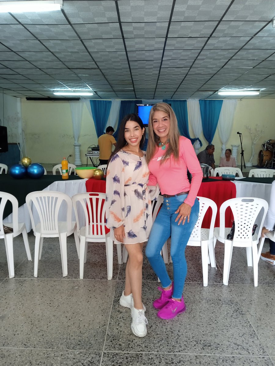 AlejandCall1680's tweet image. #03Nov22 Con mis compañeras bonitos compartir de Navidad Rumbo a La Batería de mujeres