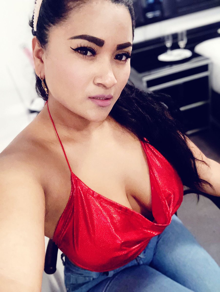 1989Moana's tweet photo. 🎊🎉Sorteo de fin de año🎉🎊

Para participar debes seguirme en mis redes sociales twitter e Instagram y comenten mi foto, opcional etiquetar a un amigo que le guste los contenidos gratis. 
🎊🎉El contenido se hará acreedor de un pack mío 🎉🎊 https://t.co/wEoymFa9za