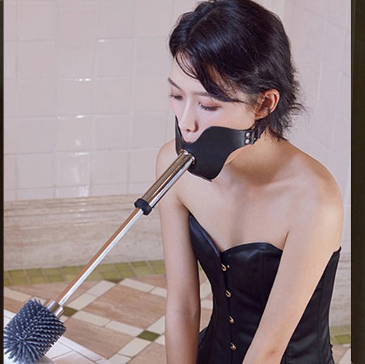 MsBlackSatin's tweet photo. Train &amp; humiliate ur servant W/ @BdsmOxy #oxyshop #SUBMISSIVE HUMILIATOR MUZZLE-GAG-SUPER SET😯
#mistress #femdom #humanashtray #humamtoilet #submissivetraining #slavetraining #sissytraining #bdsmtraining #gagtrainer #humanfurniture #muzzlemask #mouthgag 

https://t.co/vCtO3IJ7WL https://t.co/UPD1eKcwkP