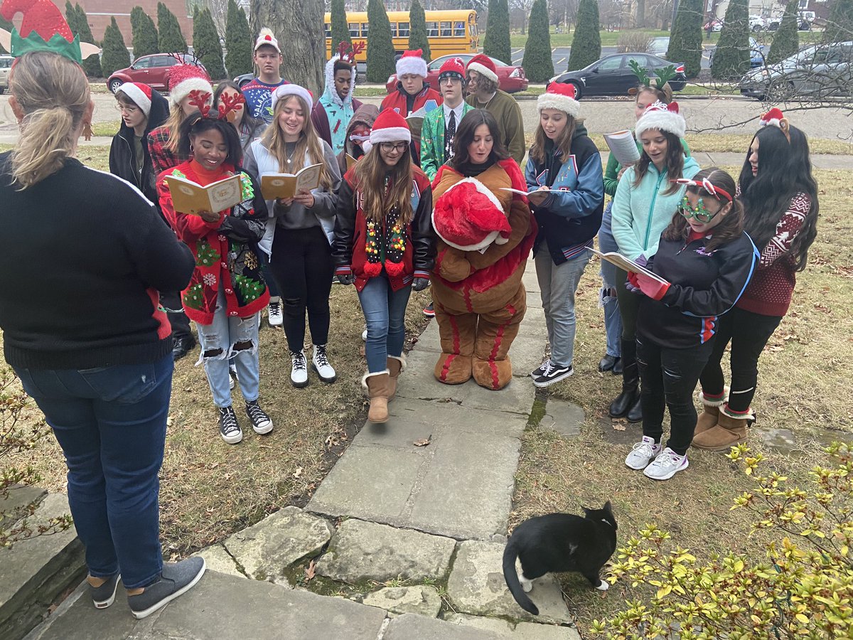 jacksonAHS's tweet photo. The Choralaires are everywhere today Mr. Arlo Mittens and I were very impressed. #RepThatA #DogsWereOut https://t.co/7YC5ZF50pS
