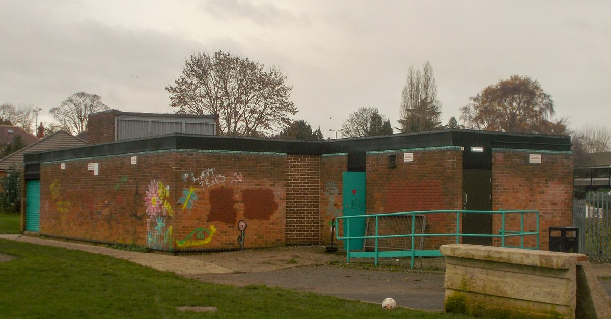 grebo1972's tweet photo. (1/7) Football Ground No.424 - #BeestonFields Recreation Ground Saturday 3rd December 2022
@NottsSeniorLge #DivisionTwo #AJSports 2 v 2 @BlidworthRed #NonLeague #football #groundhopping #Nottinghamshire #Beeston #Nottingham @67_balti https://t.co/yHTaB67llj