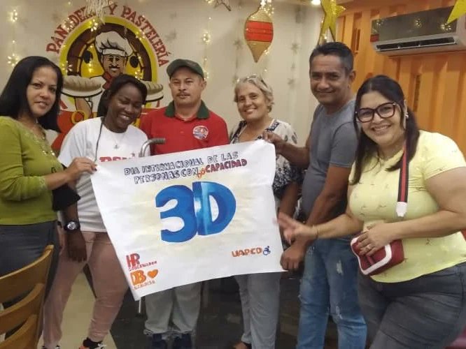 MOSUPDIS22's tweet photo. Gran despliegue nacional del @MOSUPDIS22 junto al gobierno nacional en conmemoración del Día Internacional de las personas con Discapacidad #Conapdis #Mjgh #Mosupdis #SistemadeMisiones @NicolasMaduro @sramirez_fp @pestana_jl @mjgh_carabobo https://t.co/Yksrq6a9N9