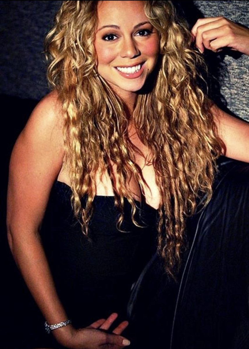 MelynndaG's tweet photo. @MariahCarey I met you for the first time in Dallas for a listening party for this album. You pulled me out of the crowd to take the first pic with you that night. This album means so much to me. It was a magical night. https://t.co/lUNFoDL3Ki