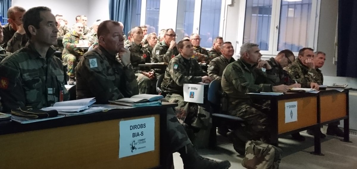 COM_ECIA's tweet photo. [#SCORPIONXII] Fin de la première séquence, mission accomplie pour l'@9_BIMa_AdT. Après l'action, l'analyse à chaud : le Laboratoire du Combat #SCORPION se réunit pour confronter les observations, tirer les enseignements et identifier les objectifs d'observations à atteindre. https://t.co/WLtViYThO4