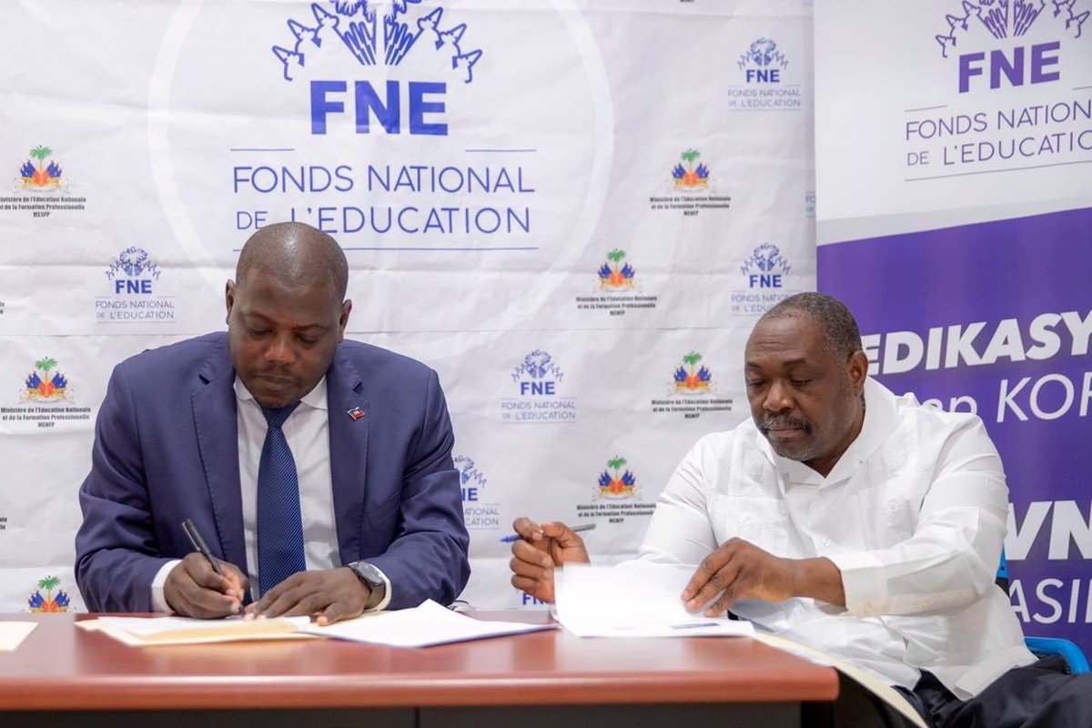 Fonds National de l’Éducation (@fnehaiti) on Twitter photo FNE angaje l pou soutni dwa timoun andikape yo genyen pou jwenn bon jan edikasyon.
Akò li te siyen, nan dat 25 jiyè 2022 a ak <a href="/BSEIPH/">BSEIPH</a>, se yon etap enpòtan nan sipò li vle bay estrikti k ap travay nan avantaj timoun ak jèn andikape yo nan domèn edikasyon.
communication.gouv.ht/2022/07/signat… FNE angaje l pou soutni dwa timoun andikape yo genyen pou jwenn bon jan edikasyon.
Akò li te siyen, nan dat 25 jiyè 2022 a ak <a href="/BSEIPH/">BSEIPH</a>, se yon etap enpòtan nan sipò li vle bay estrikti k ap travay nan avantaj timoun ak jèn andikape yo nan domèn edikasyon.
communication.gouv.ht/2022/07/signat…