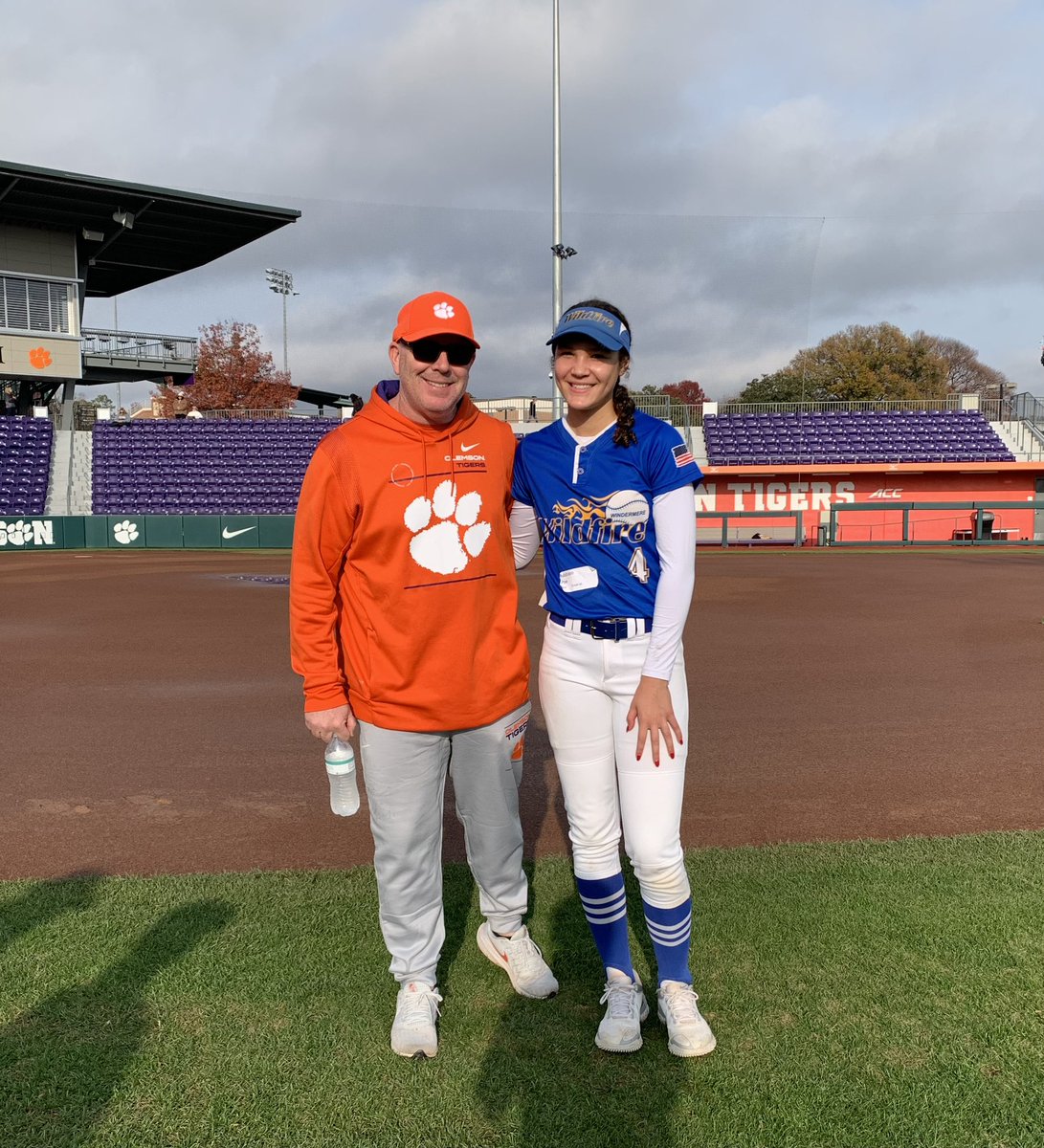 addisonpoe4's tweet photo. Had such an amazing time @clemsonsoftball camp! I learned so much and had fun doing the drills and scrimmages. Thank you coaches for making this a great camp and I hope to be back soon! @WildfirePaulson https://t.co/dJqVzoKEMX