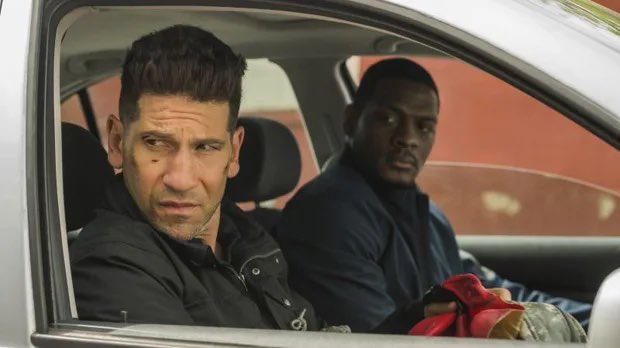 اسم المسلسل : The Punisher

القصه : بعد مقتل عائلته بأسرها، يتحول المقاتل البحري المُحنك (فرانك كاسل) إلى مُقتََص ومُنفِّذ للعقاب، حيث يسعى لمحاربة الجريمة بأي وسيلة ممكنة 💪🏻

بعد مشاهدتي للجزئين يستحق المشاهده بقوووه مسلسل يستاهل 🔥

#تلفزيون_الكويت #الارجنتين_استراليا