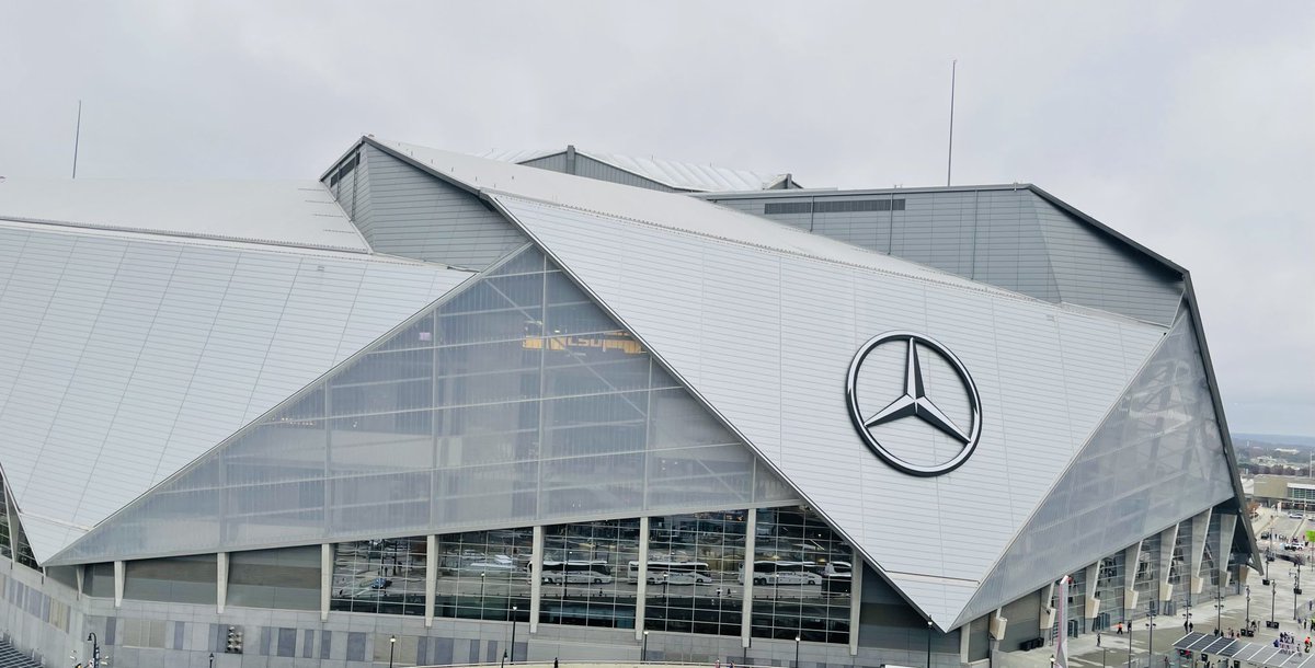 KaronCook's tweet photo. You know where I’ll be tomorrow … ⁦@steelers⁩ vs ⁦@AtlantaFalcons⁩  #HereWeGo 👱🏻‍♀️❤️🏈 https://t.co/M3XUWfnBIy