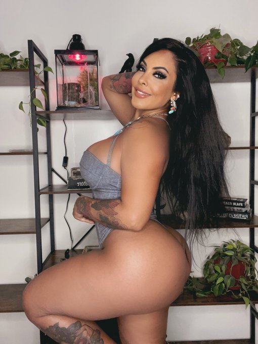 Go ahead take up space 🙌🏽  https://t.co/QJ1jn7NUP1 https://t.co/myug56ew6w