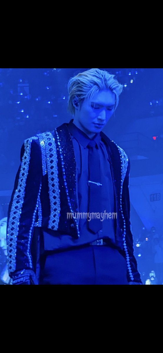 mummymayhem23's tweet photo. Going through my footage, I took more photos than videos but this photo in particular is just.. perfect #songmingi #MINGI #EHtinyPresent #EHTEEZPRESENT #ehtiny #ATEEZinHamilton #ATEEZ @ATEEZofficial https://t.co/3SavmZYIpM