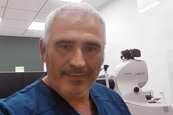 optoacademy's tweet photo. Nuestro director tiene nuevo perfil de FACEBOOK. 
Desde OPTOacademy os invitamos a seguirle en su nuevo perfil, ya que la semana pasada le hackearon su cuenta e inhabilitaron su perfil.

Para seguirle, tan solo tienen que pulsar sobre el siguiente enlace
https://t.co/D6DhnTk6gv https://t.co/jzOaBeOKpW