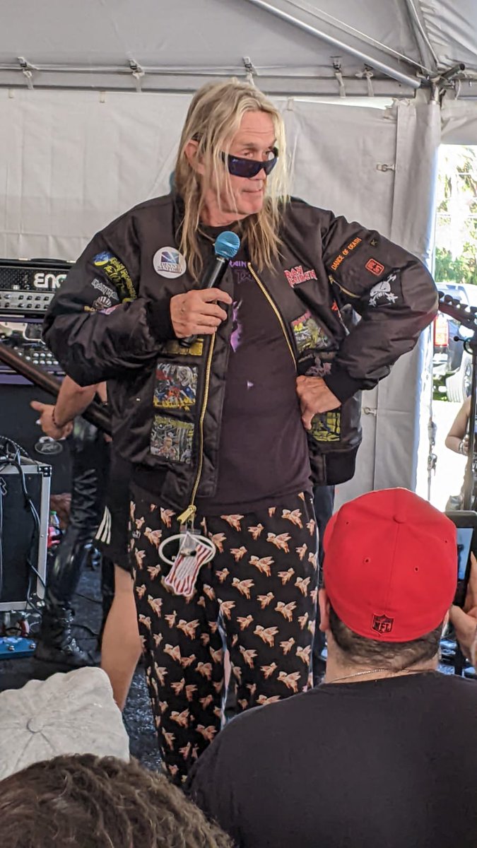 roadiecrewmag's tweet photo. Hoje o restaurante Rock 'n' Roll Ribs, de propriedade do baterista do Iron Maiden e empreendedor Nicko McBrain, completa 13 anos!

📸 Nardis Leme https://t.co/rqad27QVnh