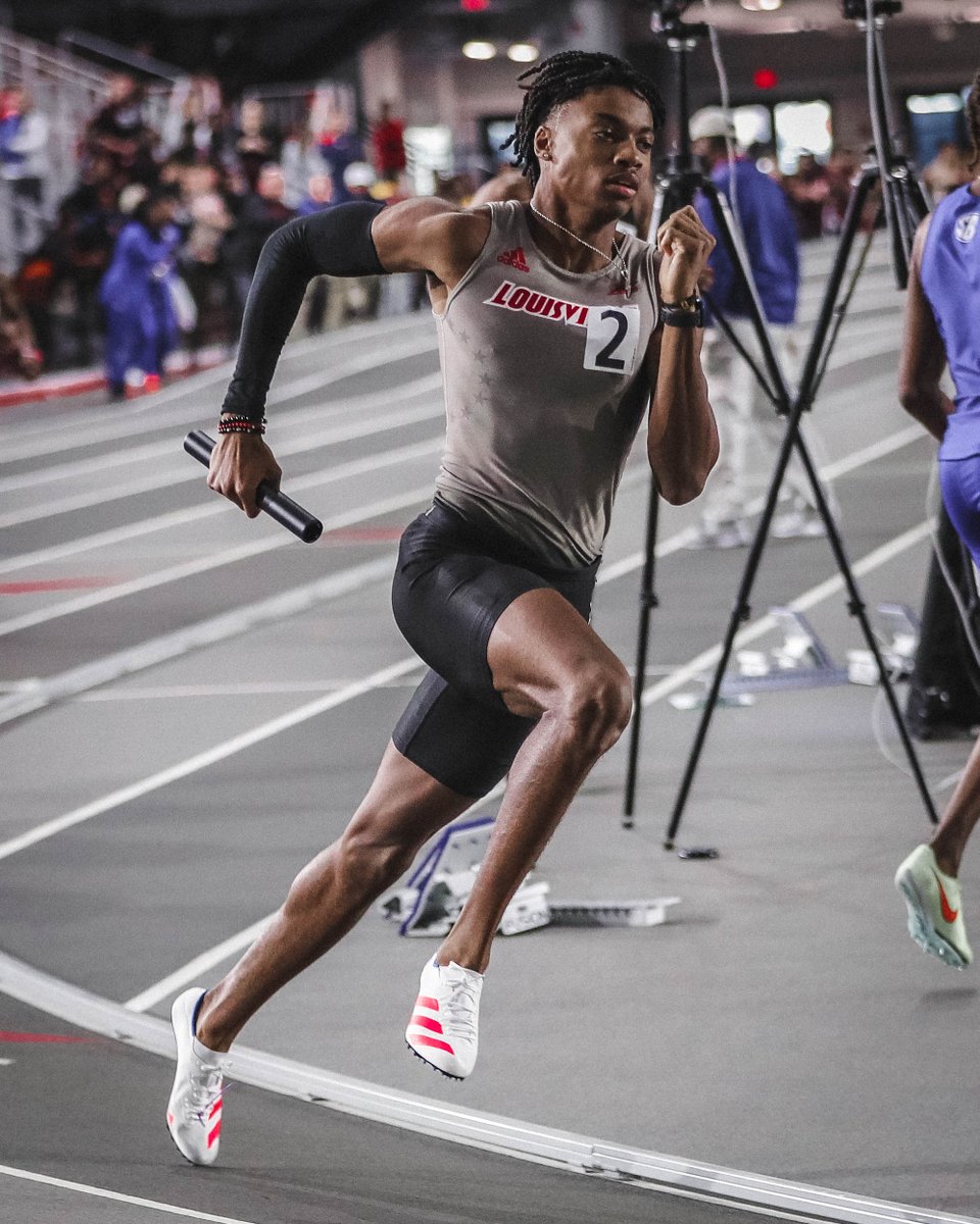 🥉 Third place in the men's 4x400m relay

Robert Joseph, Sterling Warner-Savage, Cameron Miller and Isiah Pantiere with a time of 3:19.03 👏

#GoCards