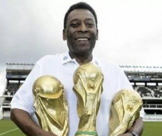JamesDMartin88's tweet photo. Praying for the King of Football the Brazilian legend @Pele who has been moved to end-of-life palliative care after he stopped responding to chemotherapy. 🥲

#Pele #Pray #PrayForPele #Brazil #FootballLegend #KingOfTheBall #bicyclekick #SaturdayMotivation #SaturdayMood #legend https://t.co/a3ZIhqO6Mb