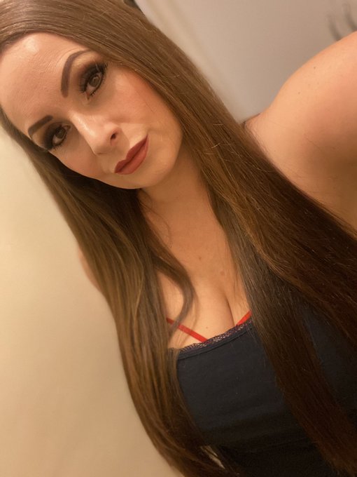 Filming custom videos tonight ❤️ #wineandwanking 😈😘 https://t.co/ApWT8lIrvi<a href="/tag/wineandwanking"class="tags">#wineandwanking</a>
