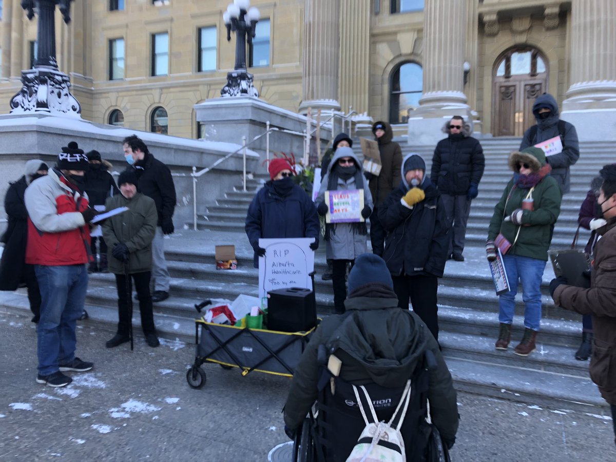 MarieFrRenaud's tweet photo. Happy to join disability advocates who are rallying on International Day of Persons with Disabilities to highlight the need for accessible, public healthcare. 

I cannot wait until we’re at a place where people don’t have to rally to have needs met. 
#IDPD2022 #ableg https://t.co/qYQ12Qb2aU