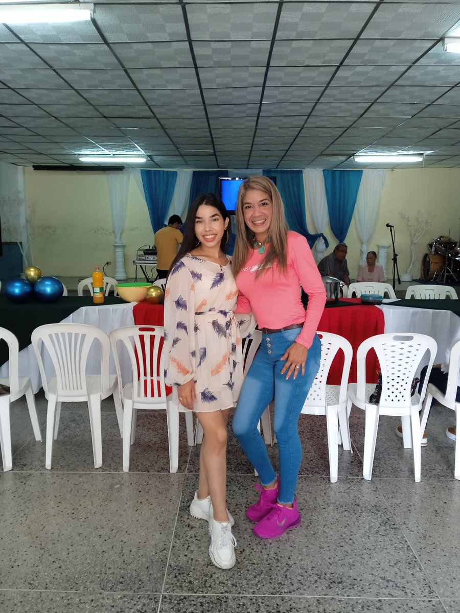 AlejandCall1680's tweet image. #03Nov22 Compartir en familia es lo más bonito de esta época de Navidad aquí con mis grandes compañeras Acción Democrática