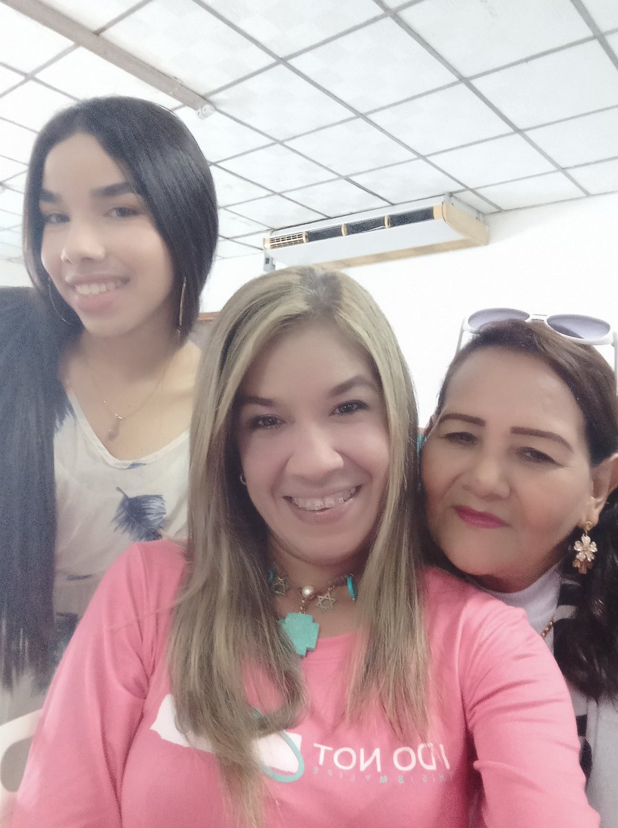 AlejandCall1680's tweet image. #03Nov22 Compartir en familia es lo más bonito de esta época de Navidad aquí con mis grandes compañeras Acción Democrática