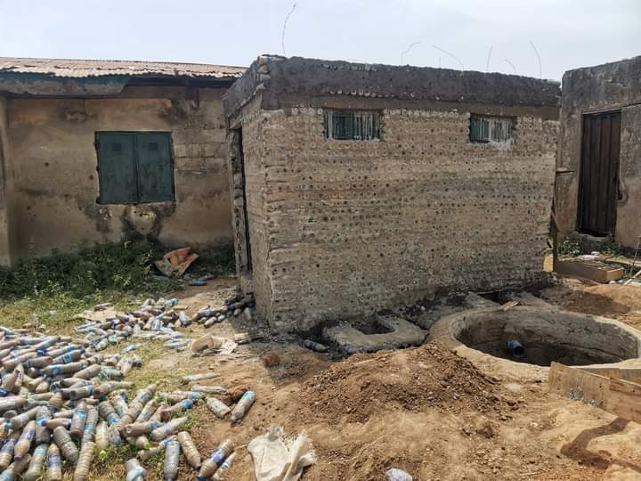 aliyusadiq_gky's tweet photo. PET ECO-FRIENDLY TOILET PROJECT ✅

An idea to turn plastic waste  into an Eco-friendly Toilet that helps to address open defecation commonly practiced by children in rural and sub-urban primary schools finally becomes a reality. Proud of @ecocykle @lifthumanity1 @AEA_Initiative https://t.co/ak9cZnHdjc