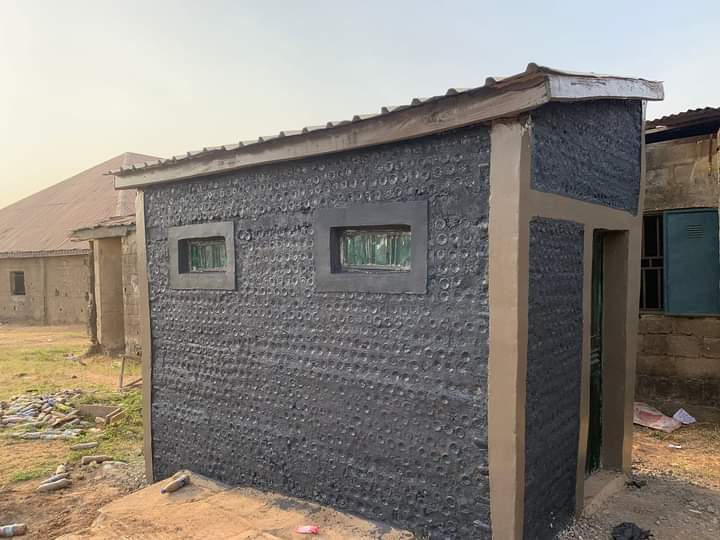 aliyusadiq_gky's tweet photo. PET ECO-FRIENDLY TOILET PROJECT ✅

An idea to turn plastic waste  into an Eco-friendly Toilet that helps to address open defecation commonly practiced by children in rural and sub-urban primary schools finally becomes a reality. Proud of @ecocykle @lifthumanity1 @AEA_Initiative https://t.co/ak9cZnHdjc