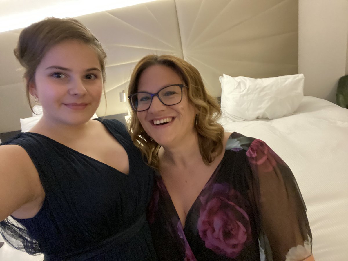 AmyRDooley's tweet photo. @backuptrust Spinal Injuries -Back Up Ball with my lovely Grace 🥰 #BackUpBall #SCI https://t.co/esoQtBxaUM