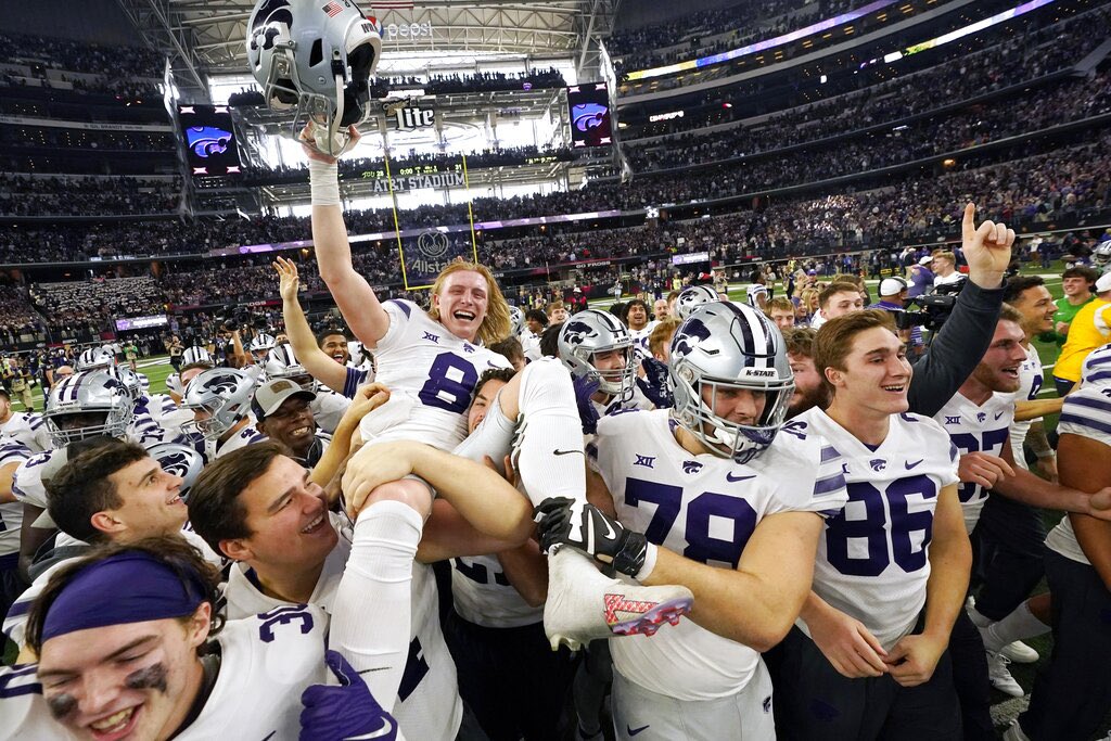 ButlerGrizzlies's tweet photo. Proud of our former Grizzly 💜

@tyxzentner with the game winner for the 🏆 https://t.co/GLHNs86U7O