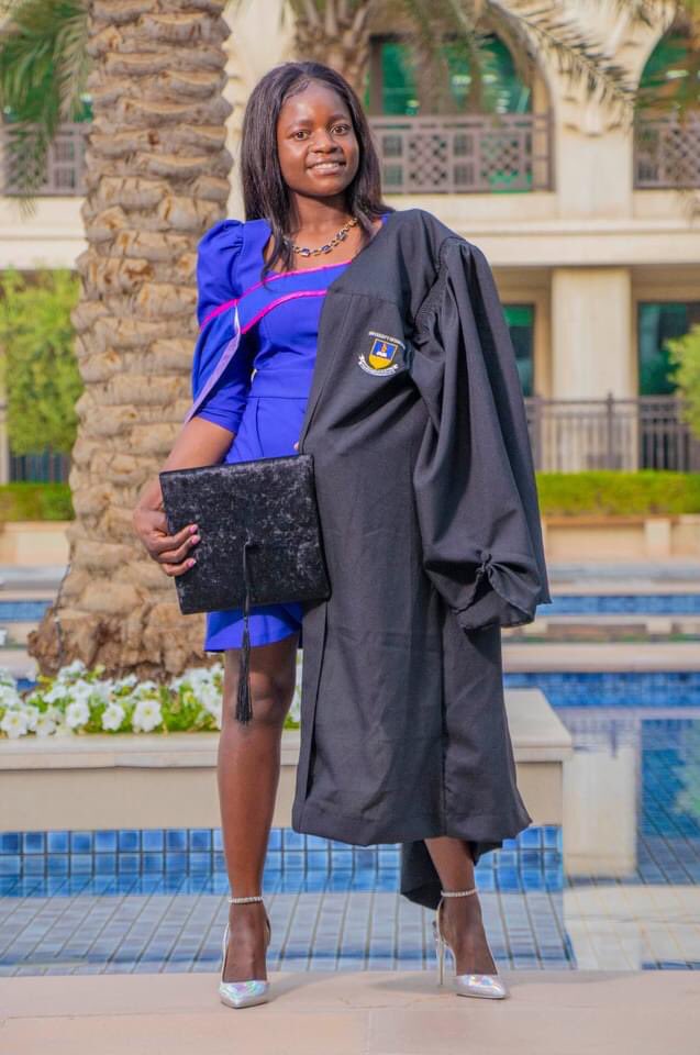 BonssaUZ's tweet photo. We are still celebrating! 💃🏼
Congratulations @rumbidzaichiambiro

To all part 1s and others repeating, Work hard don’t give up, keep persevering! —Rumbi
.
.
.
.
.
📸creds @rumbidzaichiambiro 
#BonssaUz 
#magraduatesmanyama
#Graduates
#BscNs https://t.co/VaS3wTA707
