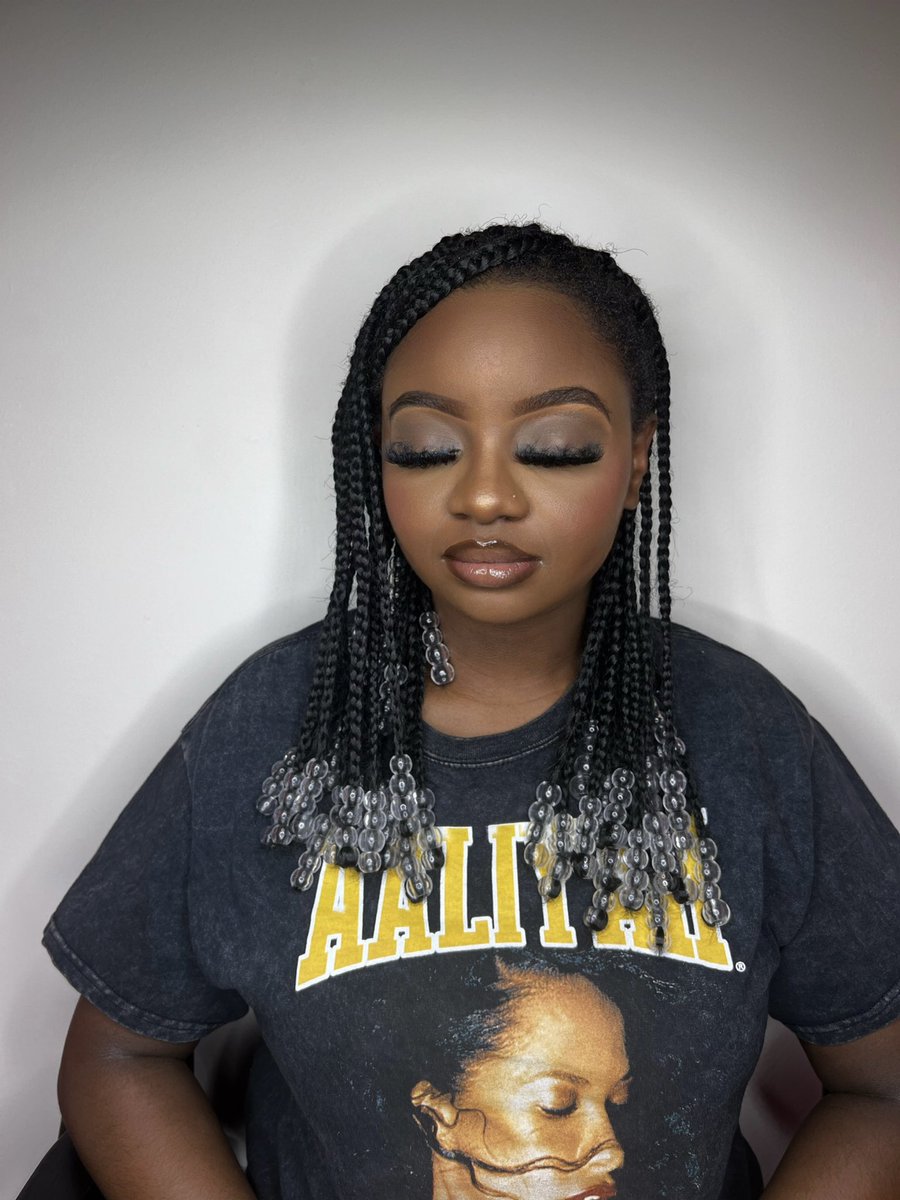 d3ssib's tweet photo. GRAD SZN DEALS STILL GOING ON!🎓💕

https://t.co/L8wrXGF8Xs 

#makeup #greensboronc #theprettyspot #mua #fyp #makeupartist #makeuptutorial #makeuptransformation  #datgirl #blackgirlmagic #businessowner #foryoupageofficiall #foryou #ncat #ncatsu #aggies #ncatgrads #ayantee https://t.co/j4ThE8Td7J